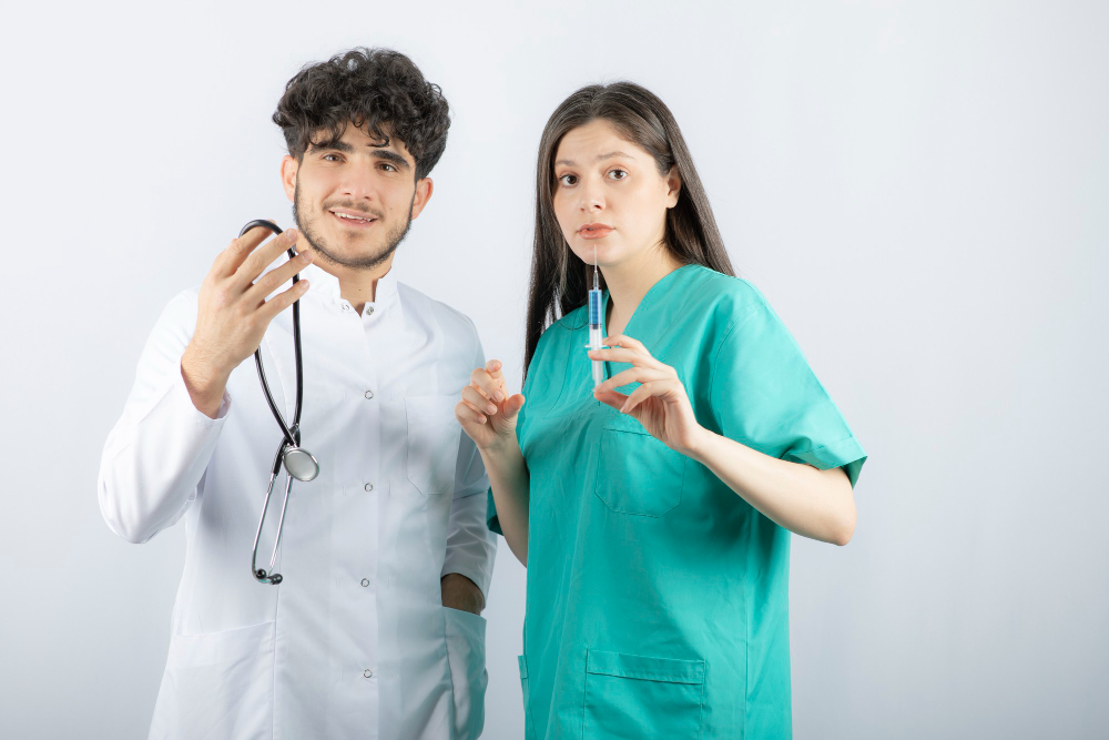 Bedanya Perawat di Klinik dan Rumah Sakit: Tanggung Jawab, Gaji, dan Peluang Kembangkan Diri